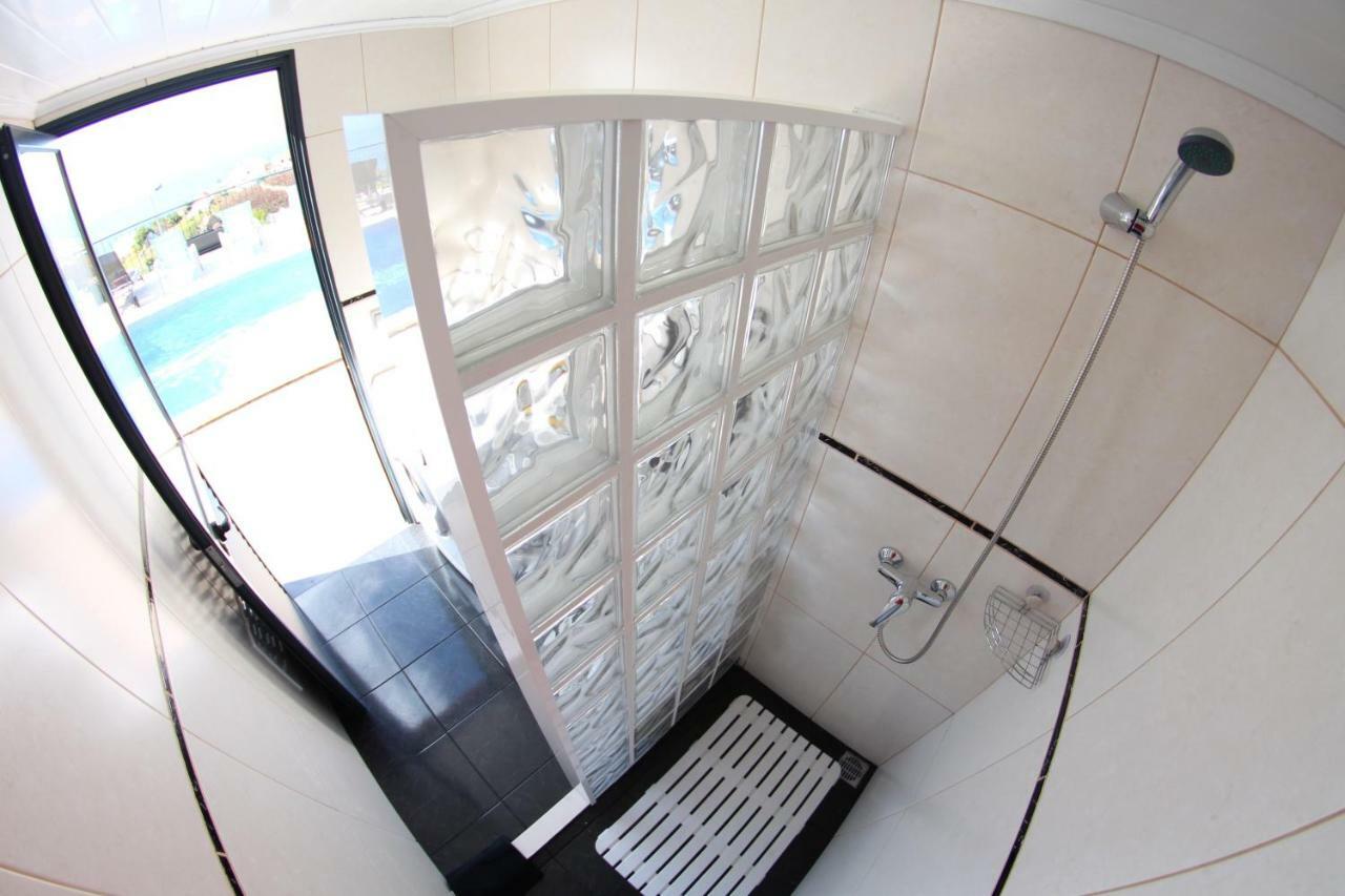 Casa Da Rainha Bungallow Estreito Da Calheta Екстериор снимка